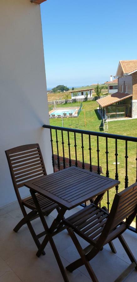 Apartamentos La Pradera De Isla Exterior photo