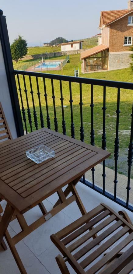 Apartamentos La Pradera De Isla Exterior photo
